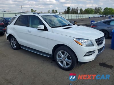 Czwarte zdjęcie samochodu z boku: 2015 MERCEDES-BENZ ML 350 4MATIC VIN:4JGDA5HBXFA605336 - miniatura