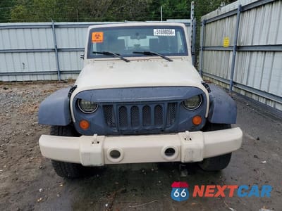 Piąte zdjęcie samochodu w środku: 2008 JEEP WRANGLER UNLIMITED X VIN:1J4GB39168L515305 - miniatura