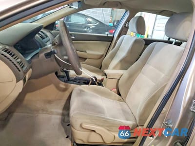 Zdjęcie 7 z 12 samochodu: 2005 HONDA ACCORD LX VIN:1HGCM56475A066394 - miniatura