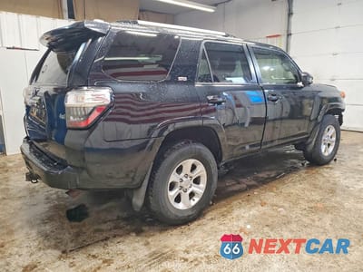 Trzecie zdjęcie samochodu z tyłu: 2016 TOYOTA 4RUNNER SR5 VIN:JTEBU5JR5G5301749 - miniatura