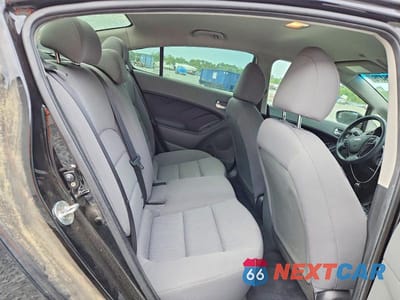 Zdjęcie 10 z 12 samochodu: 2017 KIA FORTE LX VIN:3KPFK4A74HE089615 - miniatura