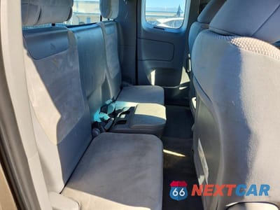Zdjęcie 10 z 12 samochodu: 2011 TOYOTA TACOMA ACCESS CAB VIN:5TFUX4ENXBX003734 - miniatura