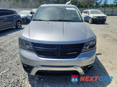 Piąte zdjęcie samochodu w środku: 2019 DODGE JOURNEY CROSSROAD VIN:3C4PDCGB8KT778631 - miniatura