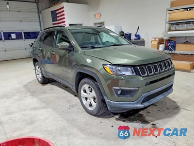 Czwarte zdjęcie samochodu z boku: 2018 JEEP COMPASS LATITUDE VIN:3C4NJDBB6JT249058 - miniatura
