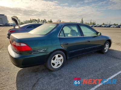 Trzecie zdjęcie samochodu z tyłu: 1998 HONDA ACCORD EX VIN:1HGCG667XWA265416 - miniatura