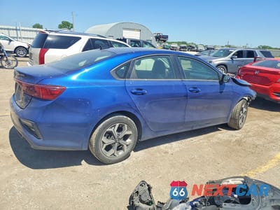 Trzecie zdjęcie samochodu z tyłu: 2020 KIA FORTE LXS VIN:3KPF24AD0LE177737 - miniatura