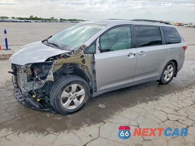 2017 TOYOTA SIENNA LE 5TDKZ3DC0HS890335 - główne zdjęcie licytacji z USA - miniatura