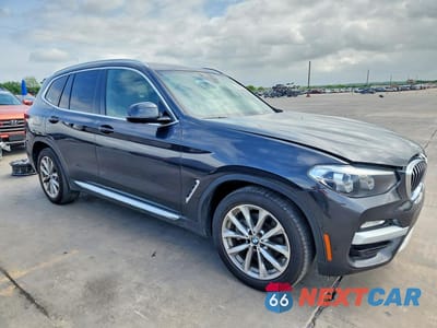 Czwarte zdjęcie samochodu z boku: 2019 BMW X3 SDRIVE30I VIN:5UXTR7C52KLR39508 - miniatura