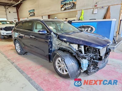 Czwarte zdjęcie samochodu z boku: 2017 KIA SORENTO LX VIN:5XYPG4A33HG333468 - miniatura
