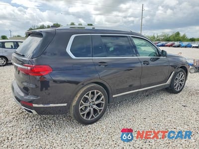 Trzecie zdjęcie samochodu z tyłu: 2021 BMW X7 XDRIVE40I VIN:5UXCW2C07M9F47174 - miniatura