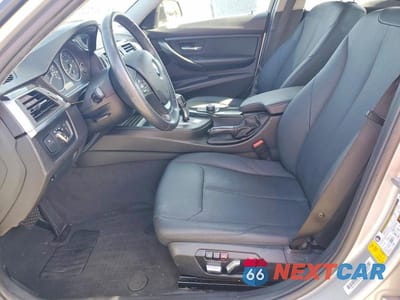 Zdjęcie 7 z 12 samochodu: 2018 BMW 320 I VIN:WBA8E1G59JNU92475 - miniatura