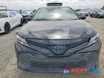 Piąte zdjęcie samochodu w środku: 2019 TOYOTA CAMRY HYBRID XLE VIN:4T1B21HK7KU516393 - miniatura