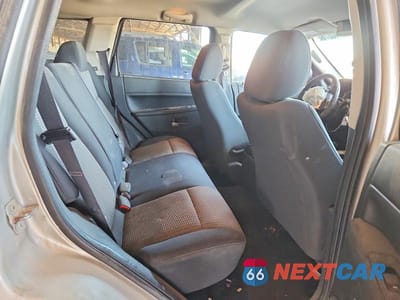 Zdjęcie 11 z 12 samochodu: 2010 JEEP GRAND CHEROKEE LAREDO VIN:1J4PR4GK3AC130688 - miniatura