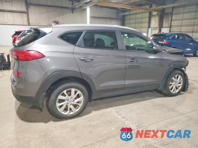 Trzecie zdjęcie samochodu z tyłu: 2020 HYUNDAI TUCSON VALUE VIN:KM8J3CA49LU176651 - miniatura