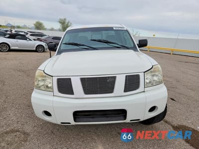 Piąte zdjęcie samochodu w środku: 2004 NISSAN TITAN XE VIN:1N6AA07A34N584058 - miniatura
