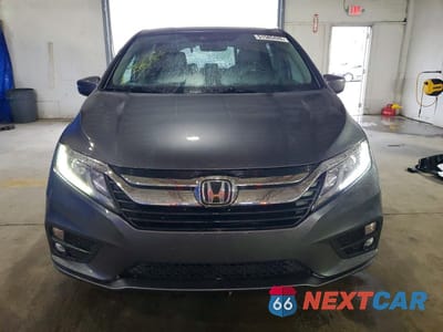 Piąte zdjęcie samochodu w środku: 2018 HONDA ODYSSEY EXL VIN:5FNRL6H74JB036182 - miniatura