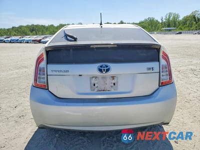 Zdjęcie 6 z 13 samochodu: 2015 TOYOTA PRIUS TWO VIN:JTDKN3DU5F1974830 - miniatura