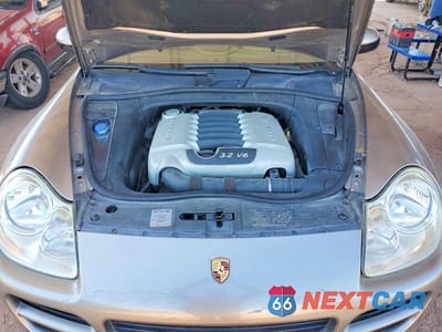 Zdjęcie 12 z 13 samochodu: 2004 PORSCHE CAYENNE VIN:WP1AA29P24LA21092 - miniatura