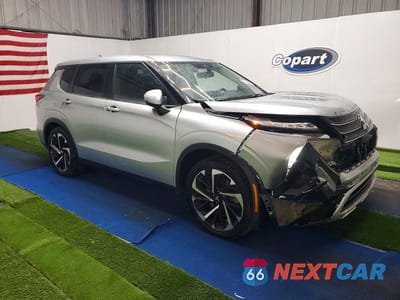 Czwarte zdjęcie samochodu z boku: 2022 MITSUBISHI OUTLANDER SE VIN:JA4J4UA87NZ074727 - miniatura