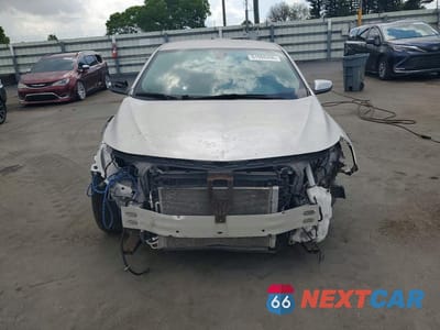 Piąte zdjęcie samochodu w środku: 2018 CHEVROLET MALIBU LT VIN:1G1ZD5ST5JF159636 - miniatura