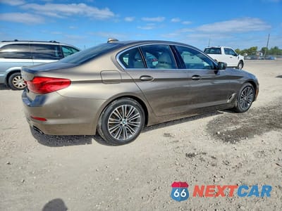 Trzecie zdjęcie samochodu z tyłu: 2019 BMW 540 I VIN:WBAJE5C5XKWE66061 - miniatura