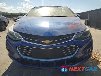 Piąte zdjęcie samochodu w środku: 2017 CHEVROLET CRUZE LT VIN:1G1BE5SM1H7108906 - miniatura