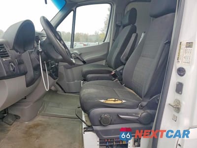 Zdjęcie 7 z 12 samochodu: 2015 MERCEDES-BENZ SPRINTER 2500 VIN:WD3PE7CC9F5967016 - miniatura