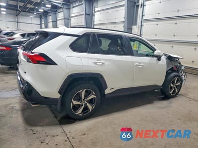 Trzecie zdjęcie samochodu z tyłu: 2021 TOYOTA RAV4 PRIME SE VIN:JTMAB3FV8MD026427 - miniatura