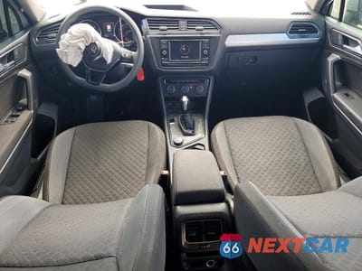 Zdjęcie 8 z 13 samochodu: 2018 VOLKSWAGEN TIGUAN VIN:3VV0B7AX8JM104105 - miniatura