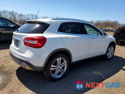 Trzecie zdjęcie samochodu z tyłu: 2015 MERCEDES-BENZ GLA 250 4MATIC VIN:WDCTG4GB5FJ184243 - miniatura