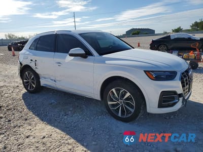 Czwarte zdjęcie samochodu z boku: 2021 AUDI Q5 PREMIUM PLUS VIN:WA1BAAFY0M2028670 - miniatura