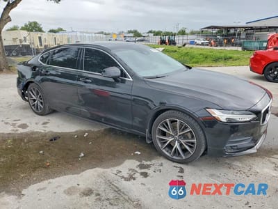 Czwarte zdjęcie samochodu z boku: 2019 VOLVO S90 T5 MOMENTUM VIN:LVY102AK0KP078944 - miniatura
