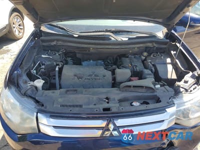 Zdjęcie 12 z 13 samochodu: 2015 MITSUBISHI OUTLANDER SE VIN:JA4AD3A34FZ010130 - miniatura