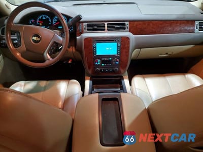 Zdjęcie 8 z 13 samochodu: 2011 CHEVROLET SUBURBAN K1500 LT VIN:1GNSKJE33BR334511 - miniatura