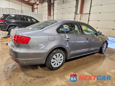 Trzecie zdjęcie samochodu z tyłu: 2011 VOLKSWAGEN JETTA BASE VIN:3VW2K7AJ9BM305187 - miniatura