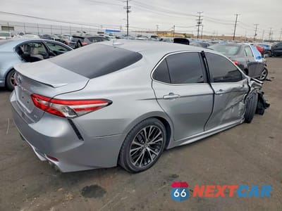 Trzecie zdjęcie samochodu z tyłu: 2020 TOYOTA CAMRY SE VIN:4T1G11AK6LU875089 - miniatura