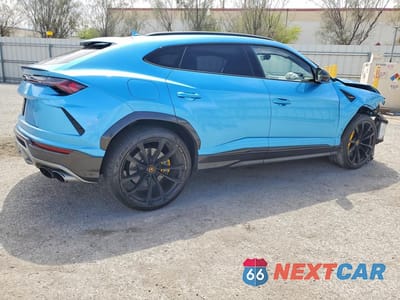 Trzecie zdjęcie samochodu z tyłu: 2022 LAMBORGHINI URUS VIN:ZPBUA1ZLXNLA21289 - miniatura