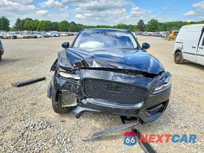 Piąte zdjęcie samochodu w środku: 2019 JAGUAR F-PACE R - SPORT VIN:SADCL2GX1KA399442 - miniatura
