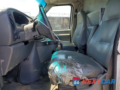 Zdjęcie 7 z 13 samochodu: 2003 FORD E350 DELIVERY VAN VIN:1FTSE34LX3HB98513 - miniatura