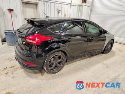 Trzecie zdjęcie samochodu z tyłu: 2017 FORD FOCUS ST VIN:1FADP3L91HL306777 - miniatura