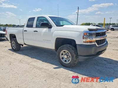 Czwarte zdjęcie samochodu z boku: 2016 CHEVROLET SILVERADO K1500 VIN:1GCVKNEC0GZ355837 - miniatura
