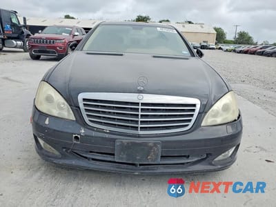 Piąte zdjęcie samochodu w środku: 2007 MERCEDES-BENZ S 550 VIN:WDDNG71X77A147724 - miniatura