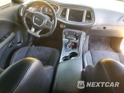 Zdjęcie 8 z 12 samochodu: 2017 DODGE CHALLENGER SRT HELLCAT VIN:2C3CDZC91HH616897 - miniatura