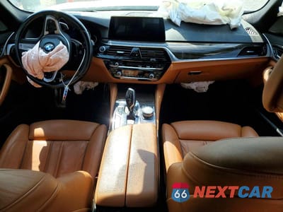 Zdjęcie 8 z 12 samochodu: 2019 BMW 530 XI VIN:WBAJA7C58KWW42416 - miniatura