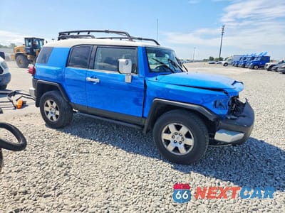 Czwarte zdjęcie samochodu z boku: 2007 TOYOTA FJ CRUISER BASE VIN:JTEBU11F170057058 - miniatura