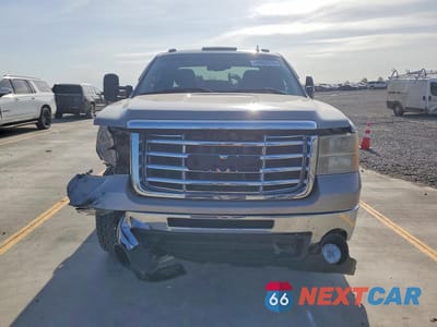 Piąte zdjęcie samochodu w środku: 2009 GMC SIERRA 2500HD VIN:1GTHC59K89E102562 - miniatura