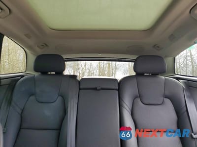 Zdjęcie 10 z 13 samochodu: 2024 VOLVO XC60 PLUS VIN:YV4H60DL6R1891759 - miniatura