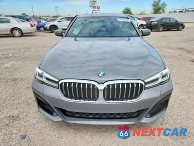 Piąte zdjęcie samochodu w środku: 2022 BMW 530 I VIN:WBA53BH00NWX81116 - miniatura