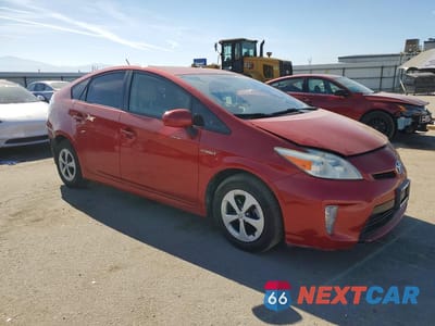 Czwarte zdjęcie samochodu z boku: 2014 TOYOTA PRIUS THREE VIN:JTDKN3DU6E0367629 - miniatura