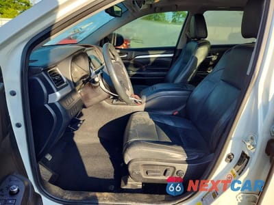 Zdjęcie 7 z 12 samochodu: 2016 TOYOTA HIGHLANDER XLE VIN:5TDKKRFH5GS164176 - miniatura